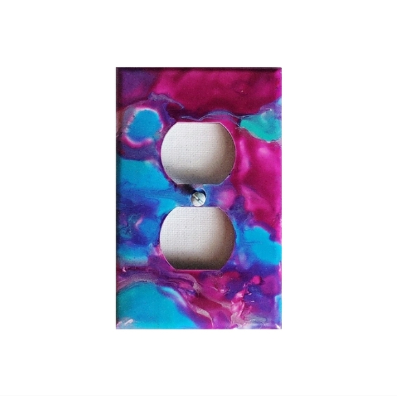 Hand Crafted Abstract Design Duplex Outlet Wall Plate - Picture 2 of 2